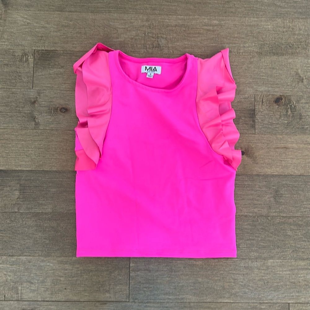 Neon pink riffle sleeve tank